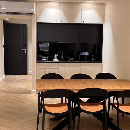 Triple A - Near Ermou Shopping Street - Family Hospitality - Free Parking! Aparthotel เอเธนส์ ภายนอก รูปภาพ
