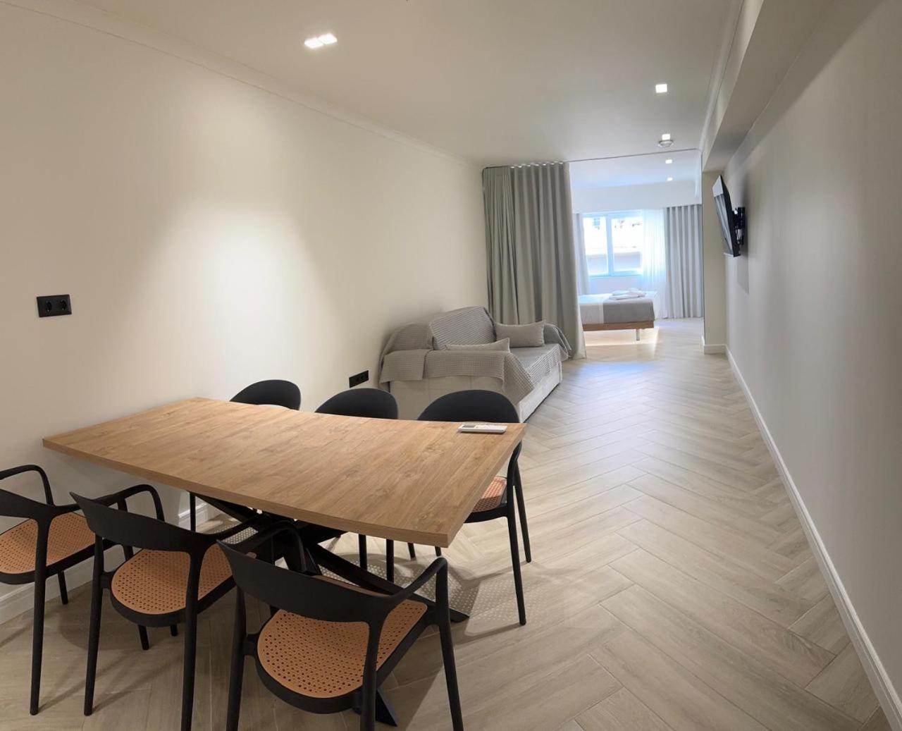 Triple A - Near Ermou Shopping Street - Family Hospitality - Free Parking! Aparthotel เอเธนส์ ภายนอก รูปภาพ