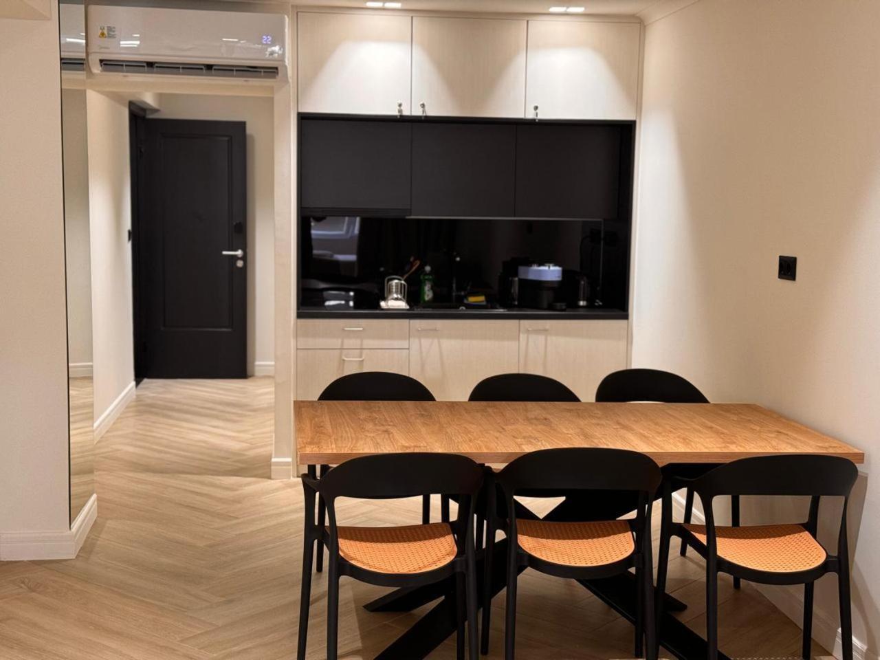 Triple A - Near Ermou Shopping Street - Family Hospitality - Free Parking! Aparthotel เอเธนส์ ภายนอก รูปภาพ