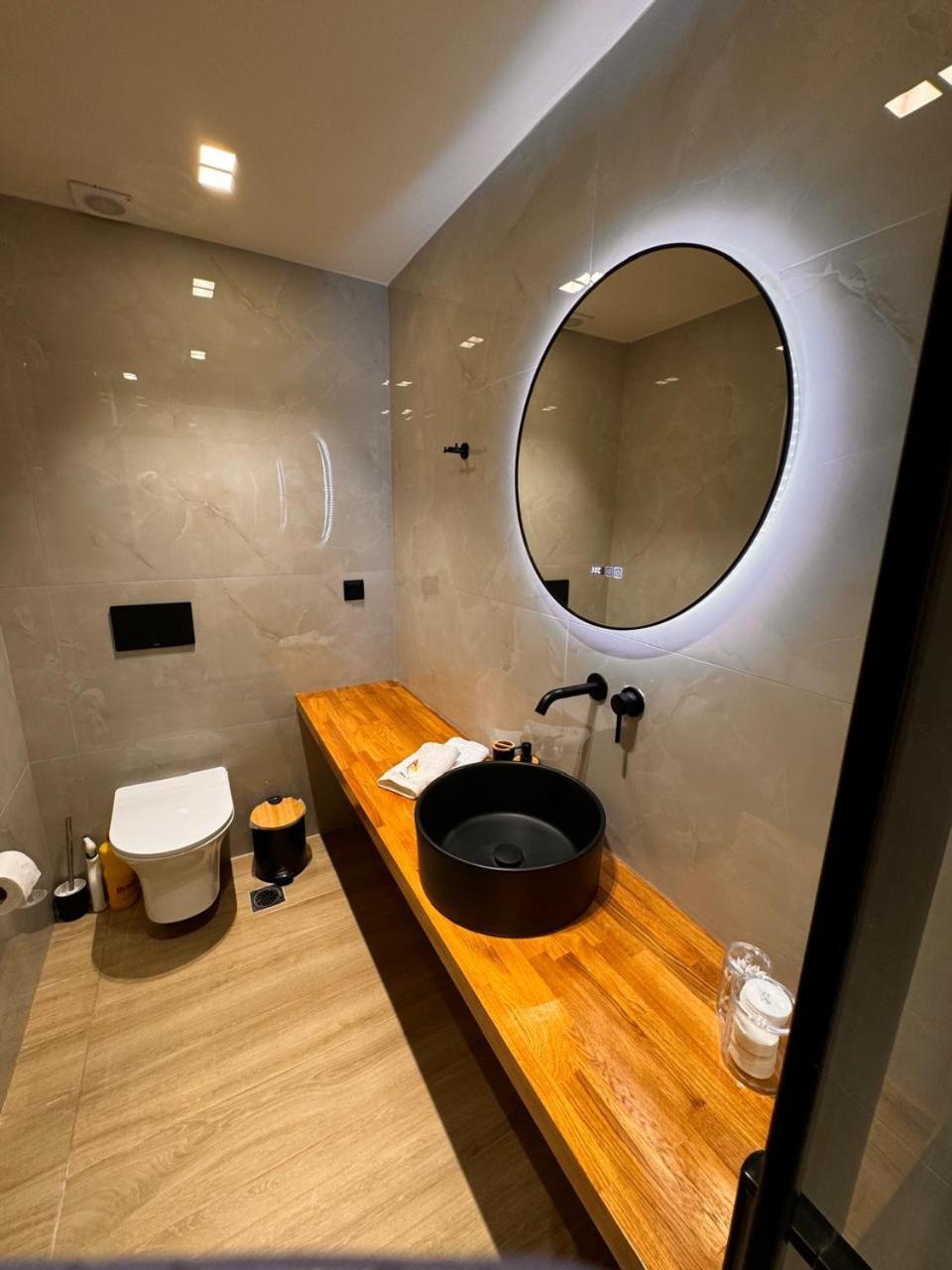 Triple A - Near Ermou Shopping Street - Family Hospitality - Free Parking! Aparthotel เอเธนส์ ภายนอก รูปภาพ